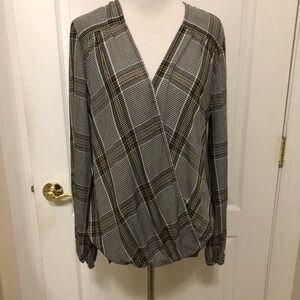 Max studio stunning cozy tops with unique cut